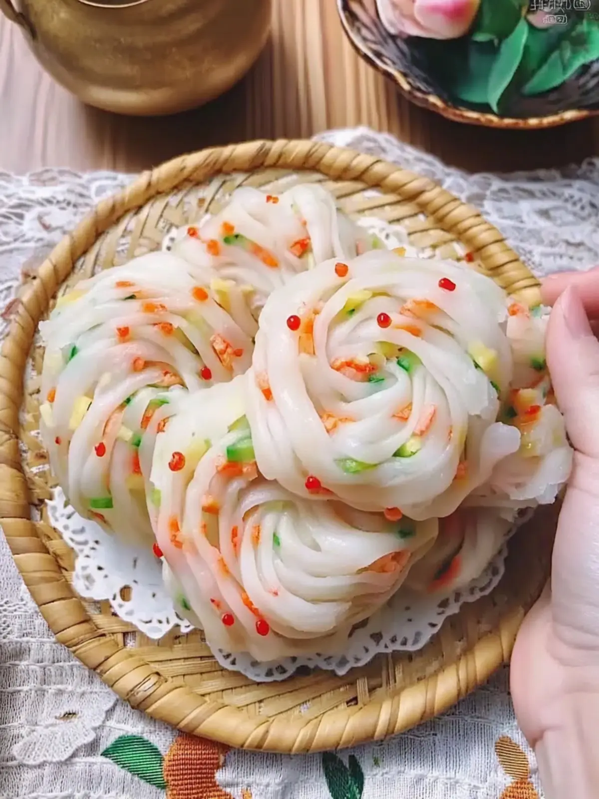 Irresistibly Soft Chinese Flower Rolls with Scallions and Ham 2 Chinese Flower Rolls